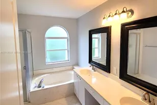 683 NW 88th Dr, Coral Springs, FL 33071 - Photo 9