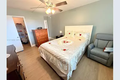 671 S Hollybrook Dr #206, Pembroke Pines, FL 33025 - Photo 9