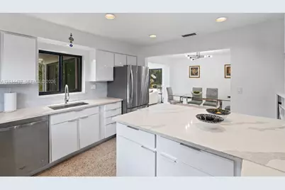 260 NW 36th St, Oakland Park, FL 33309 - Photo 9