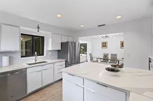 260 NW 36th St, Oakland Park, FL 33309 - Photo 9