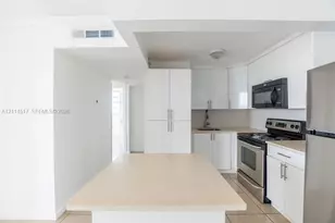1990 Marseille Dr, Miami Beach, FL 33141 - Photo 9