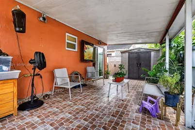 2427 W 70th Pl, Hialeah, FL 33016 - Photo 31