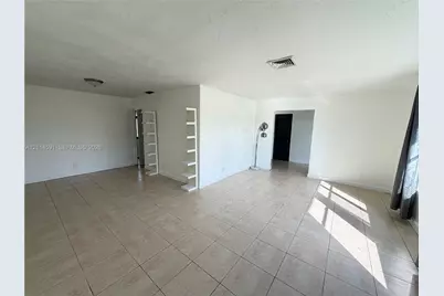 4401 NW 7th St #4401, Plantation, FL 33317 - Photo 5