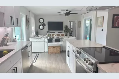 4455 NW 18th Ter, Oakland Park, FL 33309 - Photo 17