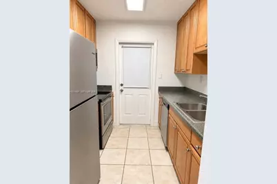 105 NE 12th Ave #5, Hallandale Beach, FL 33009 - Photo 5
