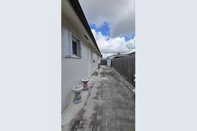 10021 NW 127th Ter, Hialeah Gardens, FL 33018 - Photo 41