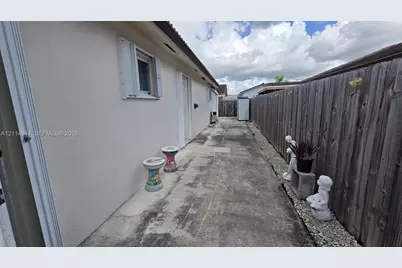 10021 NW 127th Ter, Hialeah Gardens, FL 33018 - Photo 31