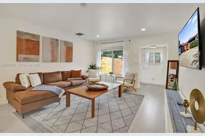 1747 NE 45th St #1747, Oakland Park, FL 33334 - Photo 7