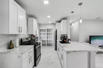 1421 N 68th Ter, Hollywood, FL 33024 - Photo 9