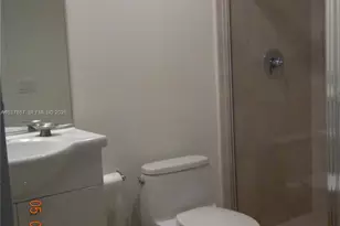 [Address not provided], Hallandale Beach, FL 33009 - Photo 19