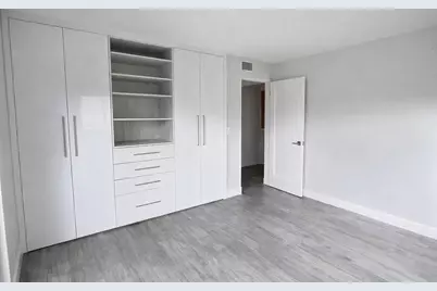 3220 Bayview Drive #211, Fort Lauderdale, FL 33306 - Photo 9