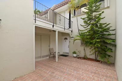 275 Jacaranda Drive, Plantation, FL 33324 - Photo 3