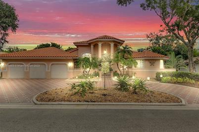 1765 W Eagle Trace Blvd W, Coral Springs, FL 33071 - Photo 1