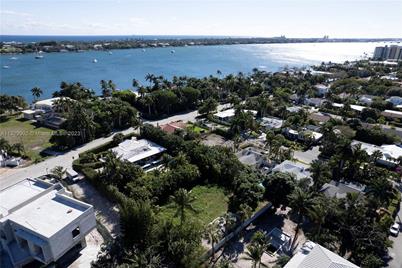 218  33rd Ct, West Palm Beach, FL 33407 - Photo 1