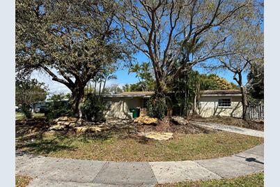 19721  Whispering Pines Rd, Cutler Bay, FL 33157 - Photo 1