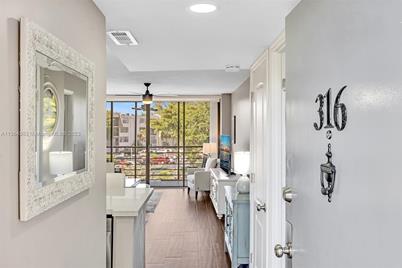 20400 W Country Club Dr #316, Aventura, FL 33180 - Photo 1