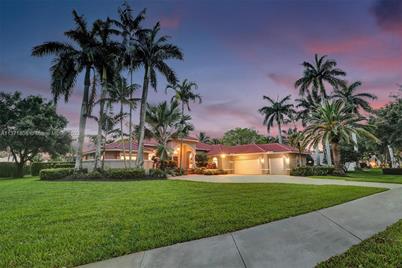 10266 SW 22nd Pl, Davie, FL 33324 - Photo 1
