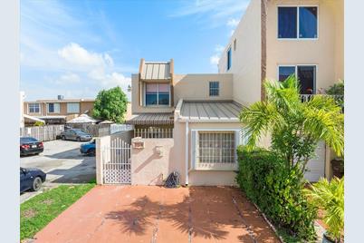 1139 W 39th Ter #11, Hialeah, FL 33012 - Photo 1