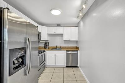 157 E Grantham  E #157, Deerfield Beach, FL 33442 - Photo 1