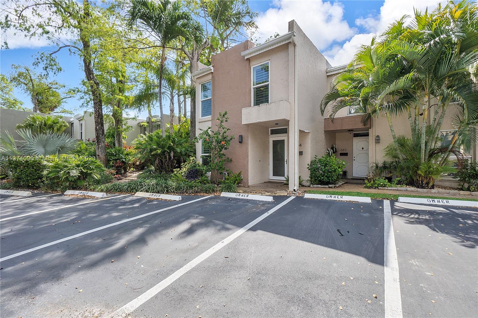 684 Kensington Pl, Wilton Manors, FL 33305 MLS A11374090 Coldwell