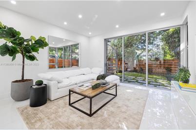 1010 SW 22nd St #1, Miami, FL 33129 - Photo 1