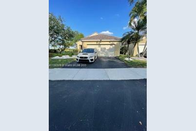 1521  Salerno Cir, Weston, FL 33327 - Photo 1