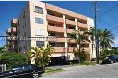 7125  Bay Dr #204, Miami Beach, FL 33141 - Photo 1