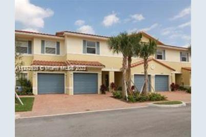 2523 NW 31st Ct, Oakland Park, FL 33309 - Photo 1