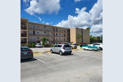 225 Bonnie Blvd #102, Palm Springs, FL 33461 - Photo 1