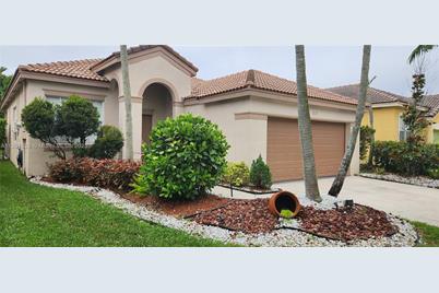 613  Bald Cypress Rd, Weston, FL 33327 - Photo 1