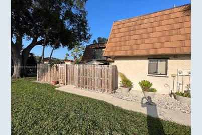 4043  Palm Bay Cir #A, West Palm Beach, FL 33406 - Photo 1