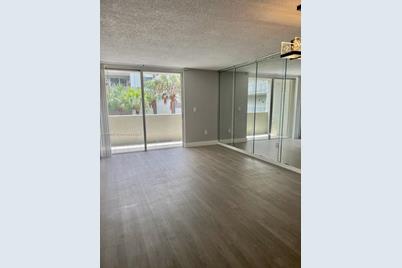 10000 NW 80th Ct #2312, Hialeah Gardens, FL 33016 - Photo 1