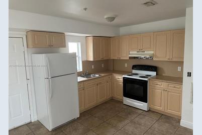 948 SW 3rd St #302, Miami, FL 33130 - Photo 1