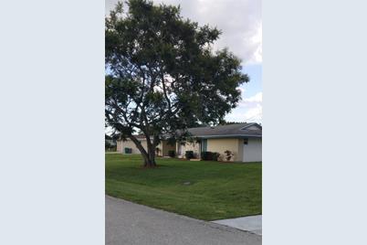 215 SE Camino St, Port Saint Lucie, FL 34952 - Photo 1