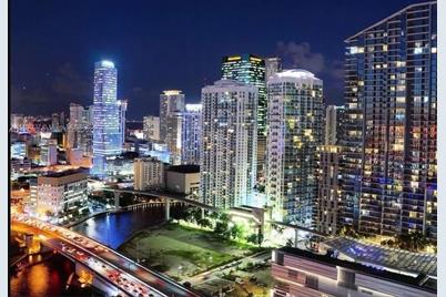 88 SW 7th St #1002, Miami, FL 33130 - Photo 1