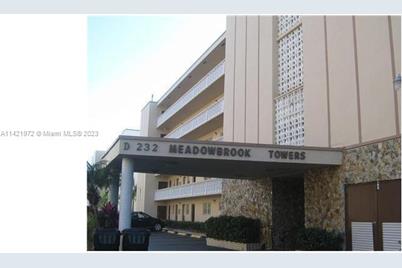 232 NE 12th Ave #103, Hallandale Beach, FL 33009 - Photo 1