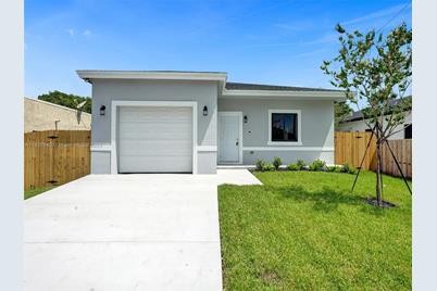 171 SW 3rd St, Deerfield Beach, FL 33441 - Photo 1