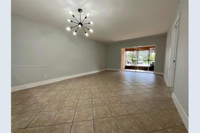13707  Kendale Lakes Cir #114, Miami, FL 33183 - Photo 1