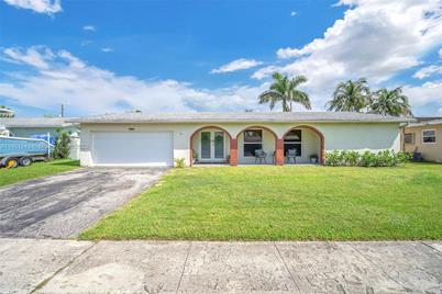 9611 NW 24th St, Sunrise, FL 33322 - Photo 1