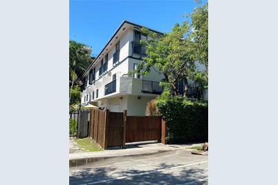 240 SW 15 Rd #110, Miami, FL 33129 - Photo 1