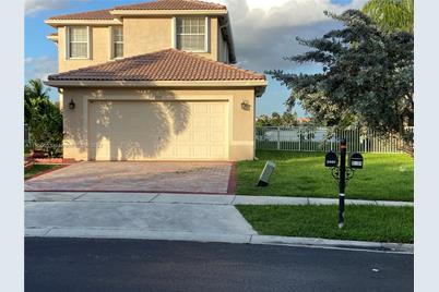 2001 SW 157th Ave, Miramar, FL 33027 - Photo 1