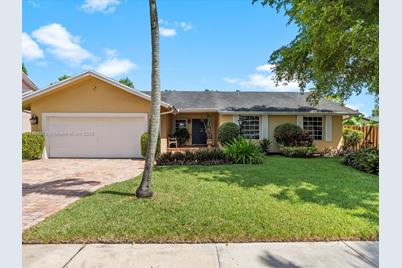12821 SW 115th Ter - Photo 1