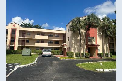 3252  Foxcroft Rd #205, Miramar, FL 33025 - Photo 1