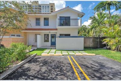3622 SW 16th Ter #10, Miami, FL 33145 - Photo 1