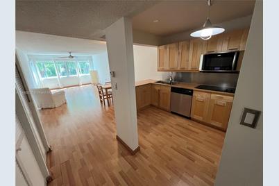 120  Lakeview Dr #203 - Photo 1