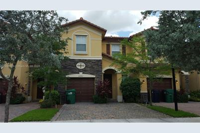 8647 NW 113th Ct - Photo 1