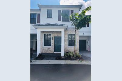 1924 SW 5th Blvd #1924, Fort Lauderdale, FL 33312 - Photo 1