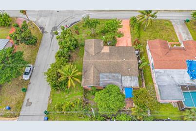 3421  Island Dr, Miramar, FL 33023 - Photo 1