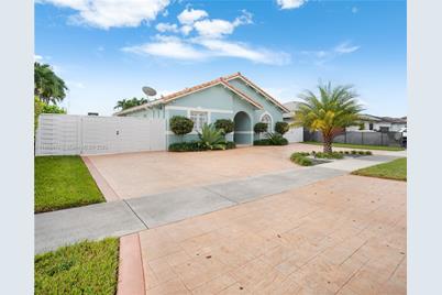 15918 SW 53rd Ter - Photo 1