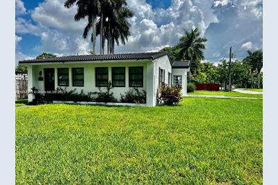 1607  Mayo St, Hollywood, FL 33020 - Photo 1